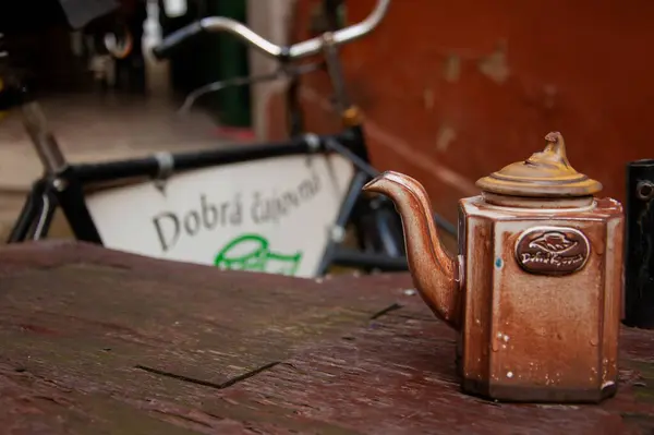 Brown Tearoom Teapot — Stock Photo, Image