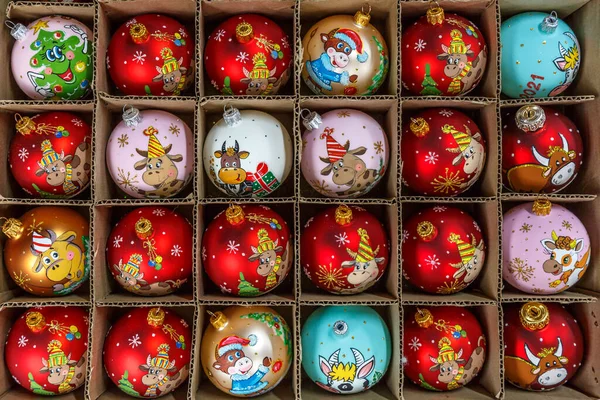 Veselé Vánoce Roztomilé Slavnostní Dekorace Zblízka Krásné Hračky Pro Nový — Stock fotografie
