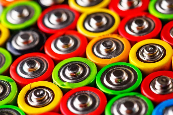 Énergie Fond Abstrait Piles Colorées Batteries Usagées Différents Fabricants Déchets — Photo