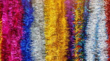 Mutlu noeller, şirin şenlik dekorasyonu yakın çekim, yeni yıl için güzel oyuncaklar. Noel pazarı için cam Noel baloları..