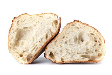 Beyaz arka planda taze pişmiş ekmek. Sağlıklı ekmek tarifi. Yalıtımlı eşyalar, pişirme, yan vew.