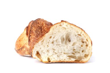 Beyaz arka planda taze pişmiş ekmek. Sağlıklı ekmek tarifi. Yalıtımlı eşyalar, pişirme, yan vew.