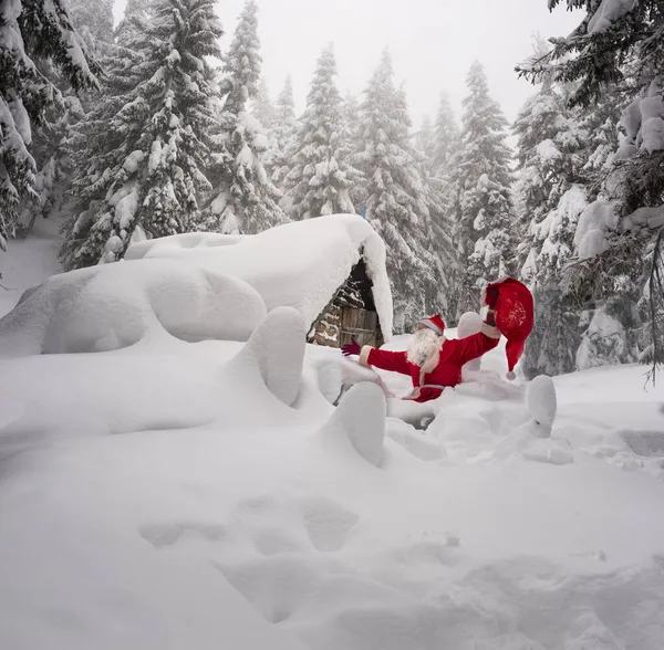 拉普兰的雪屋 传说中的圣诞老人居住的地方 准备在新年时带着一袋礼物穿过山林 送给孩子们和成年人 — 图库照片