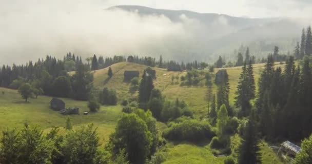 Drone Vlucht Mistige Bergen Ochtend Bij Zonsopgang Video Van Versnelde — Stockvideo