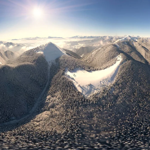 Monte Khomyak Synyak Los Cárpatos Hoverla Petros Chernogora Horizonte Rayos —  Fotos de Stock