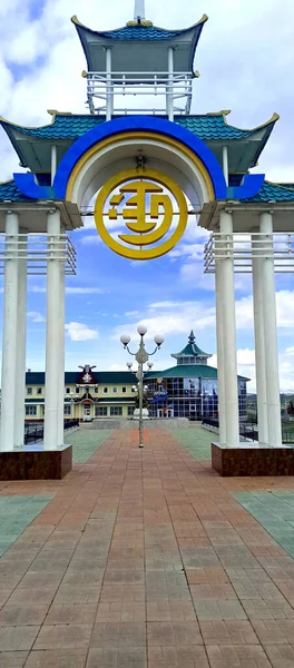 Chita bölgesinde Budist tarzı güzel bir kapı.