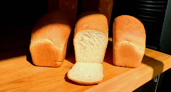 Lezzetli beyaz ekmek kesimi,