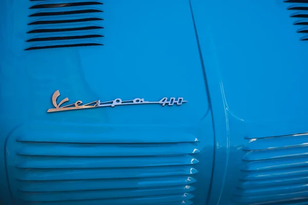 Loriol Sur Drome France September 2022 Blue Vespa 400 法国Acma公司1957 — 图库照片