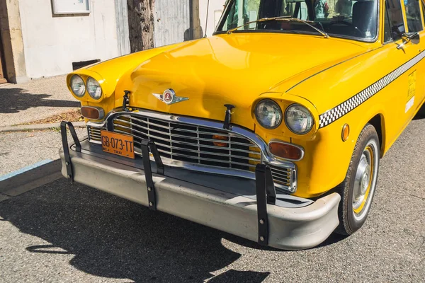 Loriol Sur Drome Francja Września 2022 Vintage Stylowy Żółty Taxi — Zdjęcie stockowe