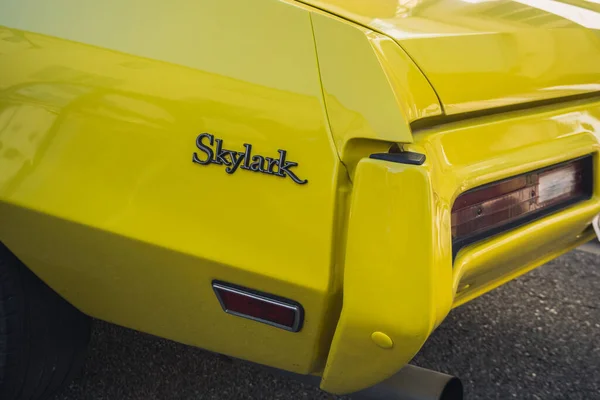Loriol Sur Drome Francja Września 2022 Vintage Yellow Buick Skylark — Zdjęcie stockowe