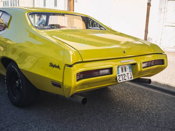 Loriol Sur Drome França Setembro 2022 Buick Skylark Amarelo Vintage — Fotografia de Stock