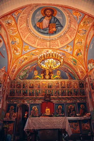 Etropole Bulgaria 2022 Interior Holy Trinity Monastery Varovitets 美丽多彩的内部 高质量的照片 — 图库照片
