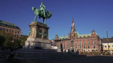İsveç, Malmö 'deki belediye binasının manzarası. Stortorget Meydanı