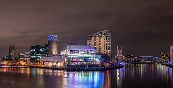 Огни Манчестерского канала.