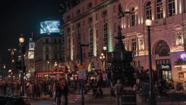 Timelapse van het Piccadilly Circus in Londen 's nachts — Stockvideo