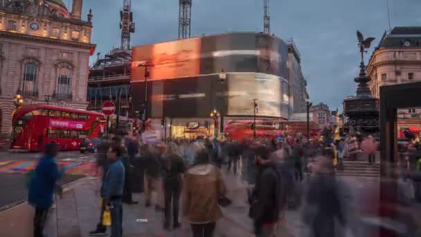 伦敦皮卡迪利马戏团夜间经过的时间 — 图库视频影像