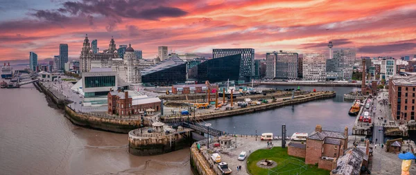 Edmund Gardner ship in dry dock in Liverpool, England — Stock Photo, Image