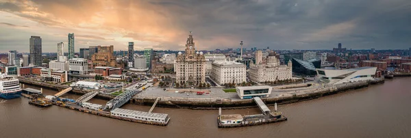 Bella vista panoramica aerea sullo skyline della città di Liverpool — Foto Stock