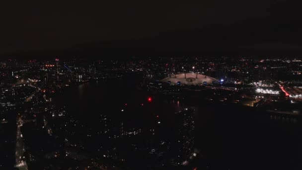 Vogelperspektive des berühmten Canary Wharf Wolkenkratzerkomplexes — Stockvideo