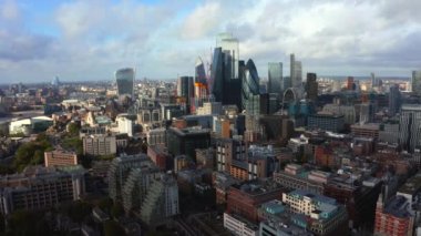 Londra 'nın City Square Mile finans bölgesinin hava panoramik manzarası