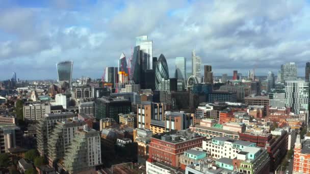 Luchtfoto panoramisch tafereel van het City Square Mile financiële district van Londen — Stockvideo