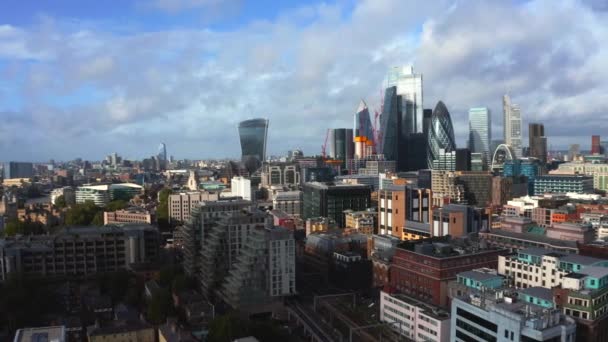 Panoramiczna scena powietrzna londyńskiej dzielnicy finansowej City Square Mile — Wideo stockowe