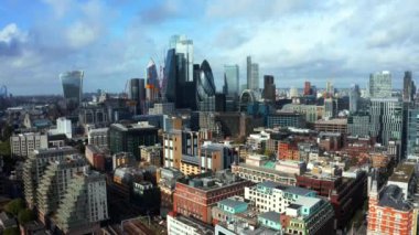 Londra 'nın City Square Mile finans bölgesinin hava panoramik manzarası