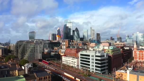 Panoramiczna scena powietrzna londyńskiej dzielnicy finansowej City Square Mile — Wideo stockowe