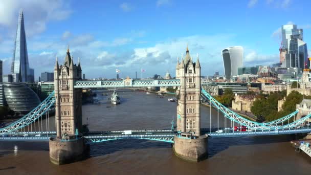 伦敦塔桥和泰晤士河的空中全景城市景观 — 图库视频影像