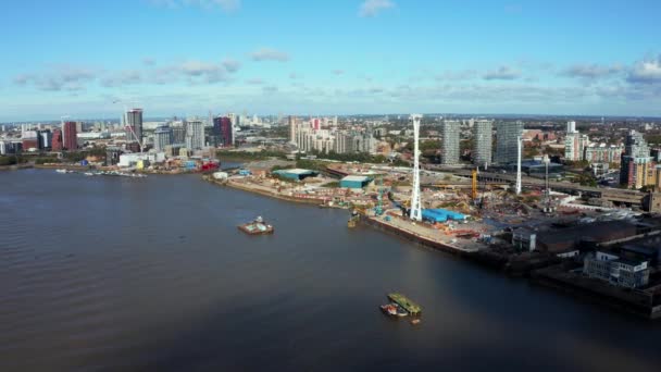 Luchtfoto van Emirates Air Line kabelbanen in Londen. — Stockvideo