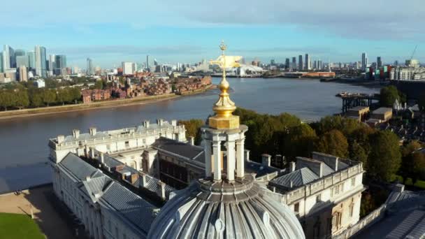 Panoramisch uitzicht op Greenwich Old Naval Academy — Stockvideo