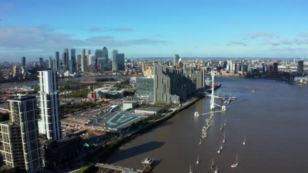 Luchtfoto van Emirates Air Line kabelbanen in Londen. — Stockvideo