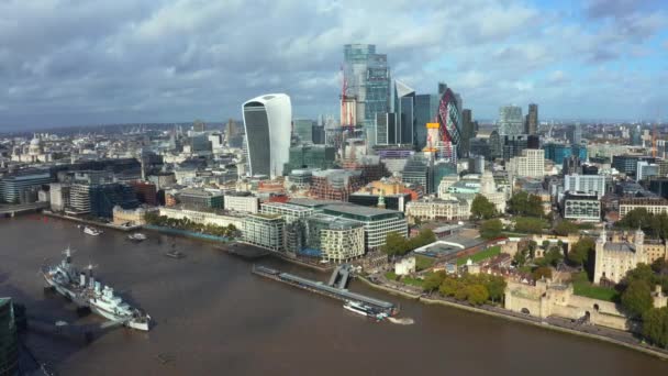 Panoramisch uitzicht op de skyline van de Bank en het financiële district van Londen — Stockvideo