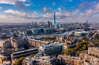 Londra 'nın finans bölgesinin hava panoramik manzarası