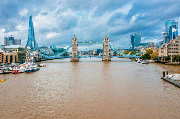 Luftaufnahme der London Tower Bridge — Stockfoto