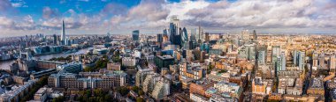 Londra 'nın finans bölgesinin hava panoramik manzarası