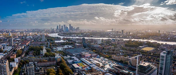 Londra 'nın finans bölgesinin hava panoramik manzarası — Stok fotoğraf