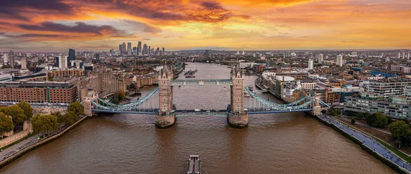 Vista panorâmica aérea da paisagem urbana da London Tower Bridge — Fotografia de Stock