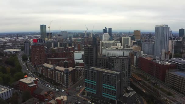 Vista aérea de la ciudad de Manchester en Reino Unido — Vídeo de stock