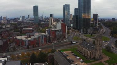 Manchester, İngiltere 'deki St. Ann Kilisesi' nin hava görüntüsü..