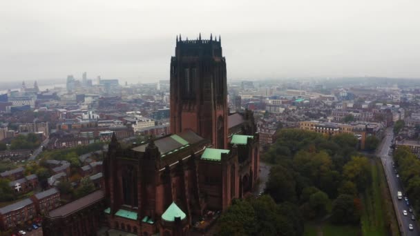 Vista aérea da Catedral de Liverpool ou da Igreja Catedral de Cristo — Vídeo de Stock