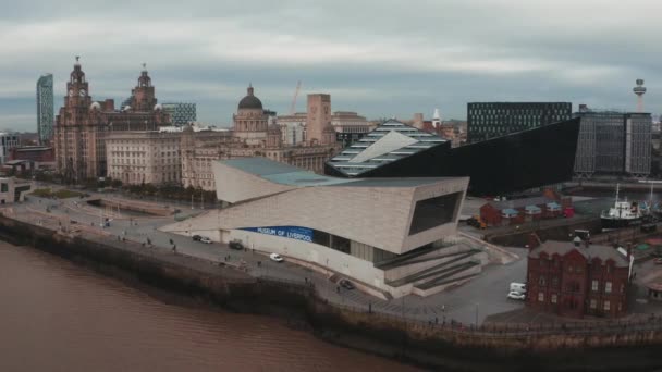 Flygfoto över Museum of Liverpool, Storbritannien. — Stockvideo