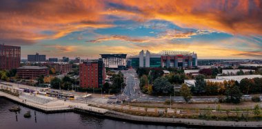 İngiltere 'deki Iconic Manchester United Stadyumu' nun hava görüntüsü.
