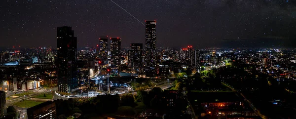 英国曼彻斯特的空中拍摄时间是晚上. — 图库照片