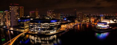 Manchester, İngiltere 'deki Media City bölgesinin hava görüntüsü.