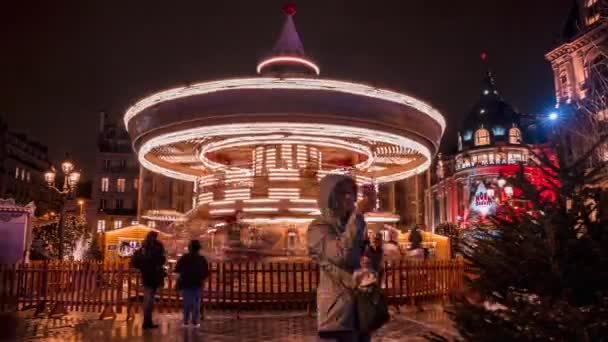 Timelapse del espíritu mágico del mercado navideño en París, Francia. — Vídeo de stock