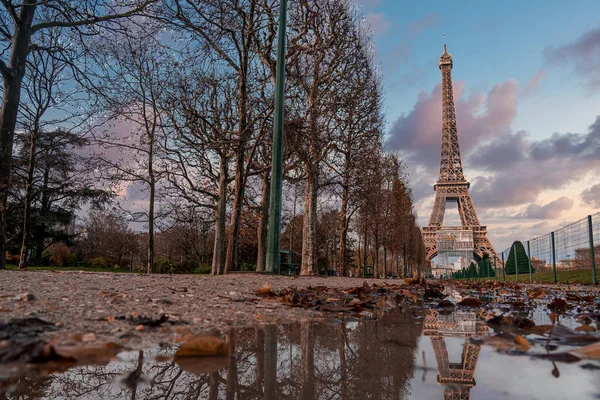 Hermosa Vista Famosa Torre Eiffel París Francia Durante Atardecer Mágico —  Fotos de Stock