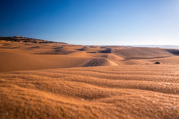 Vista Panorámica Dunas Arena Brillante Paisaje Marino Contra Cielo Nublado —  Fotos de Stock