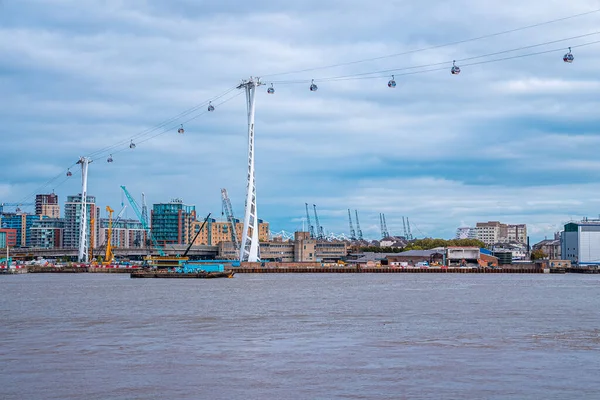 Temze felvonó által üzemeltetett Emirates Air Line Londonban. — Stock Fotó