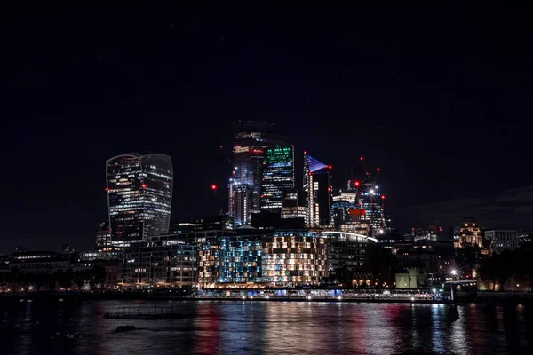 Panoramic view of the London financial district with many skyscrapers — Stock Photo, Image